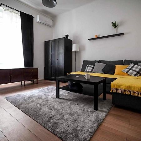 Step Apartments Belgrado Exterior foto